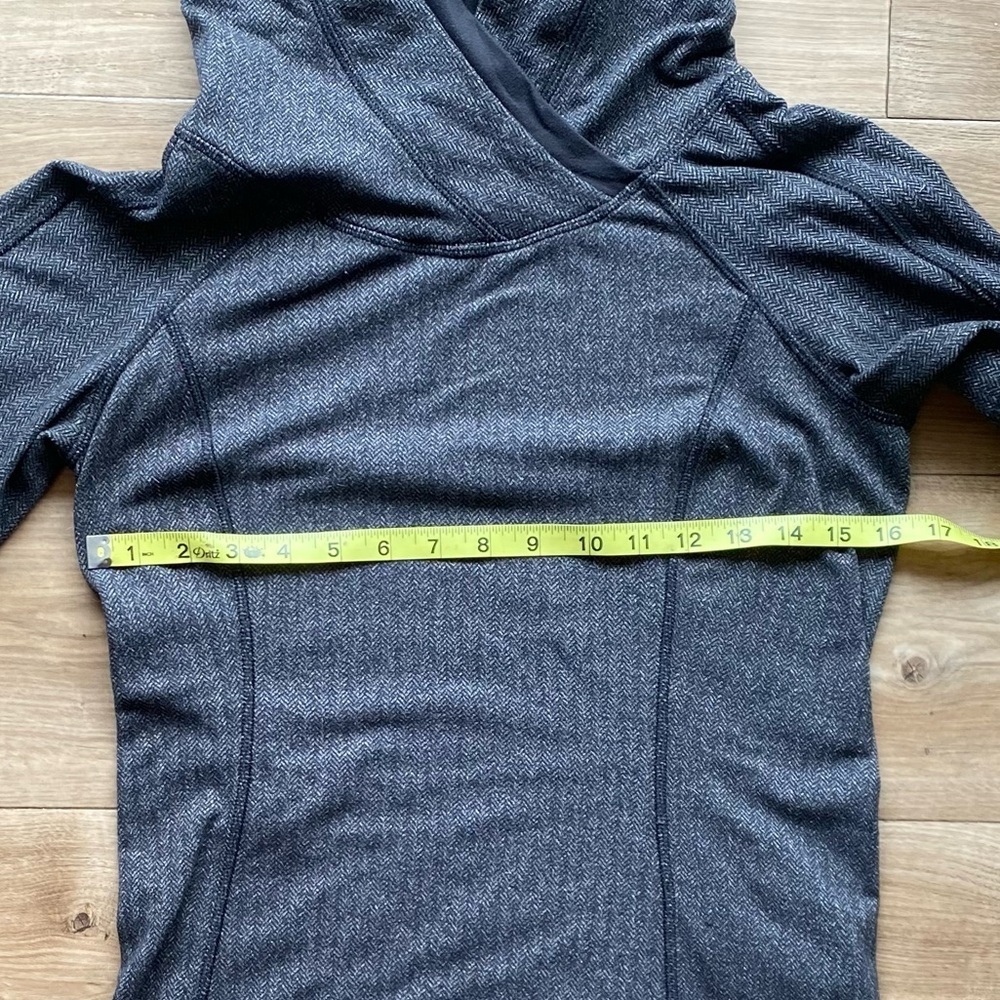 Lululemon Pullover - Picture 5 of 7